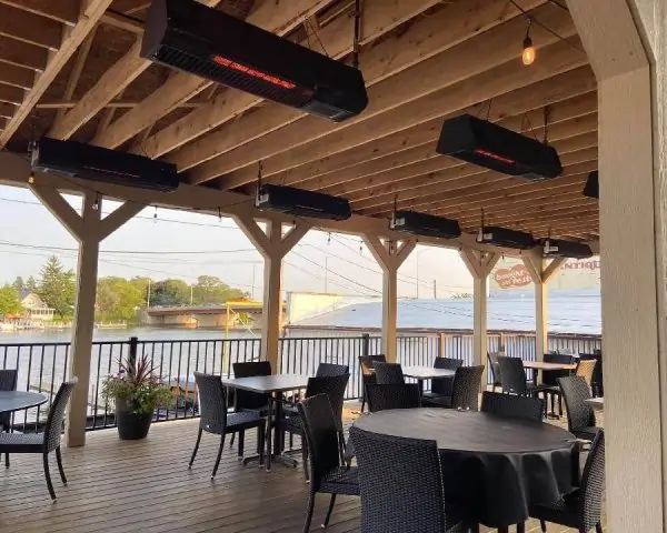 restaurant patio with supreme schwank heaters